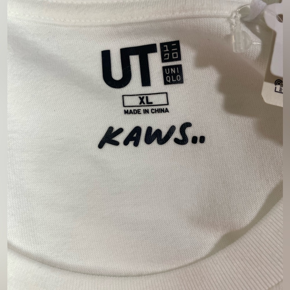 KAWS x Uniqlo UT Flayed Anatomy White Short Sleeve Graphic T-Shirt Size XL NWT - Picture 8 of 11